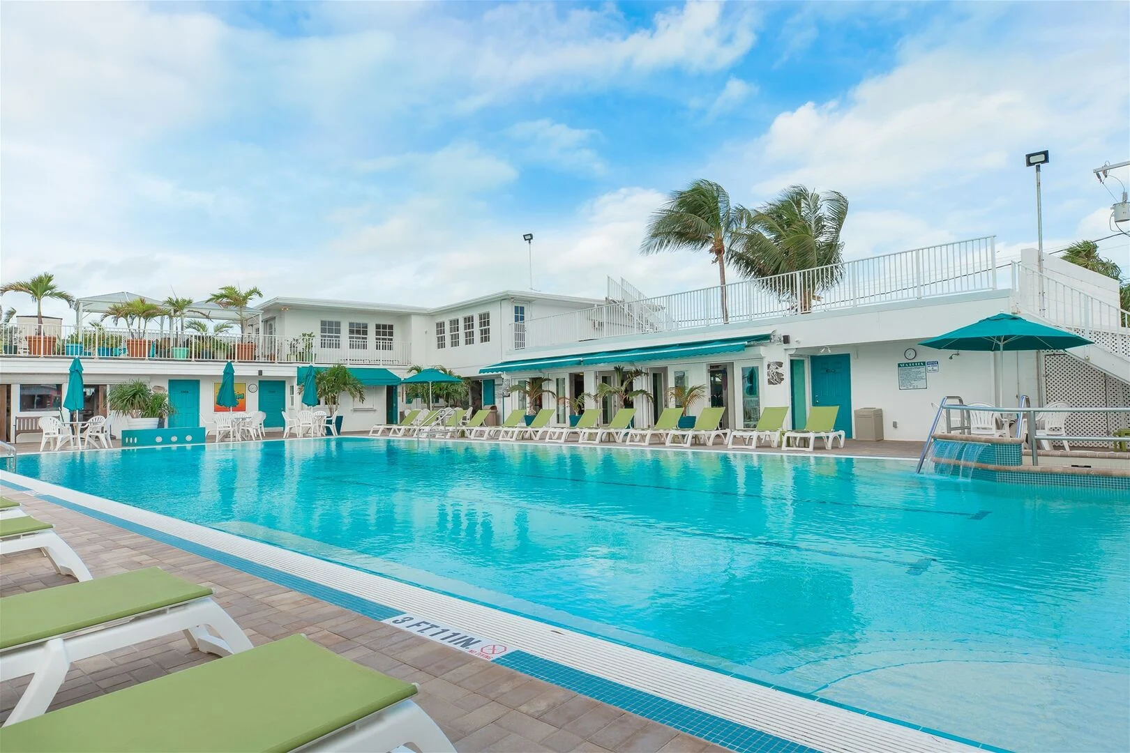 Key Colony Beach Cabana Club restaurant and tiki bar